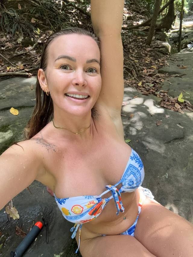 Hey baby 💕 I live alone, so we can meet at my place or anywhere you prefer. I’m 100% real—young, sexy, and clean. 😘💫 - Image 3